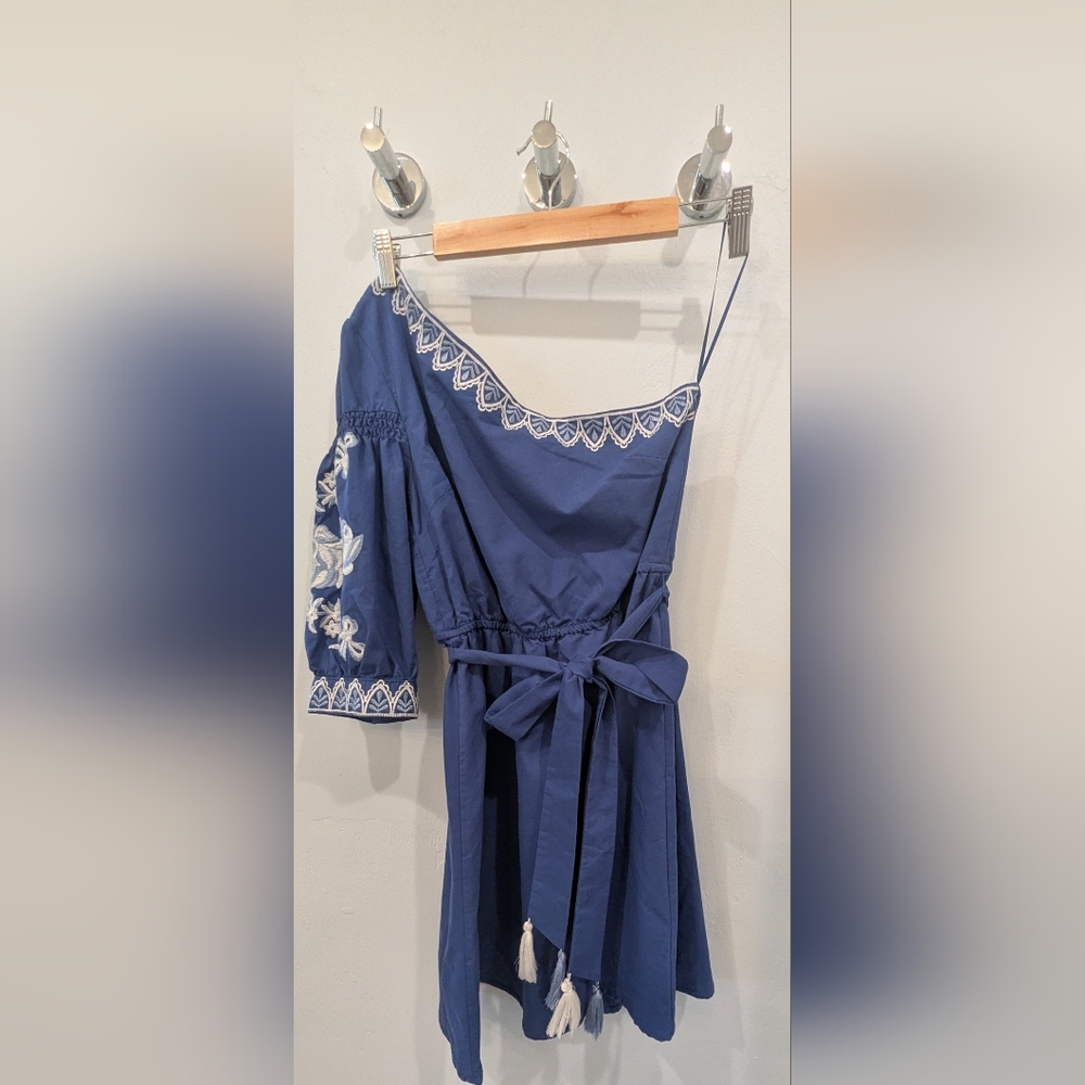Whyte Eyelash XS Blue One-Shoulder Dress with Embroidery